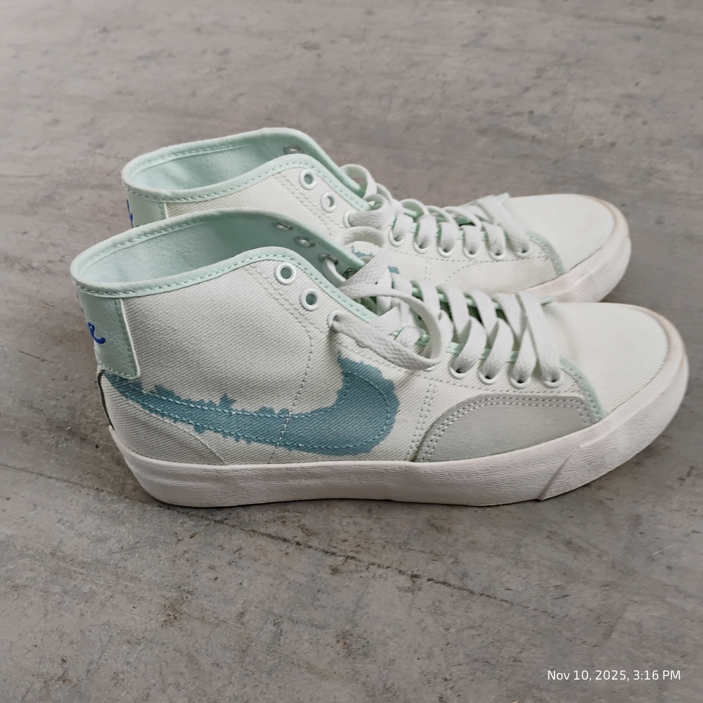 Nike Women's Size 5 High-Top Sneakers in Light Blue and White - Nike Check - Picture 3 of 6